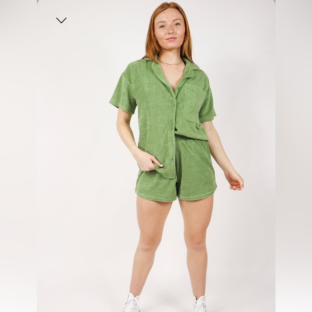 GreyBandit matching shirt (M) & shorts (L) loungewear. Green